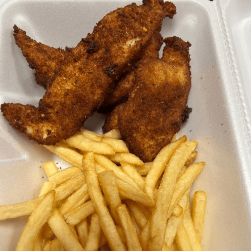 Tiras de Pollo con Papa Fritas Para Niños/Kids Chicken Tenders with Fries.