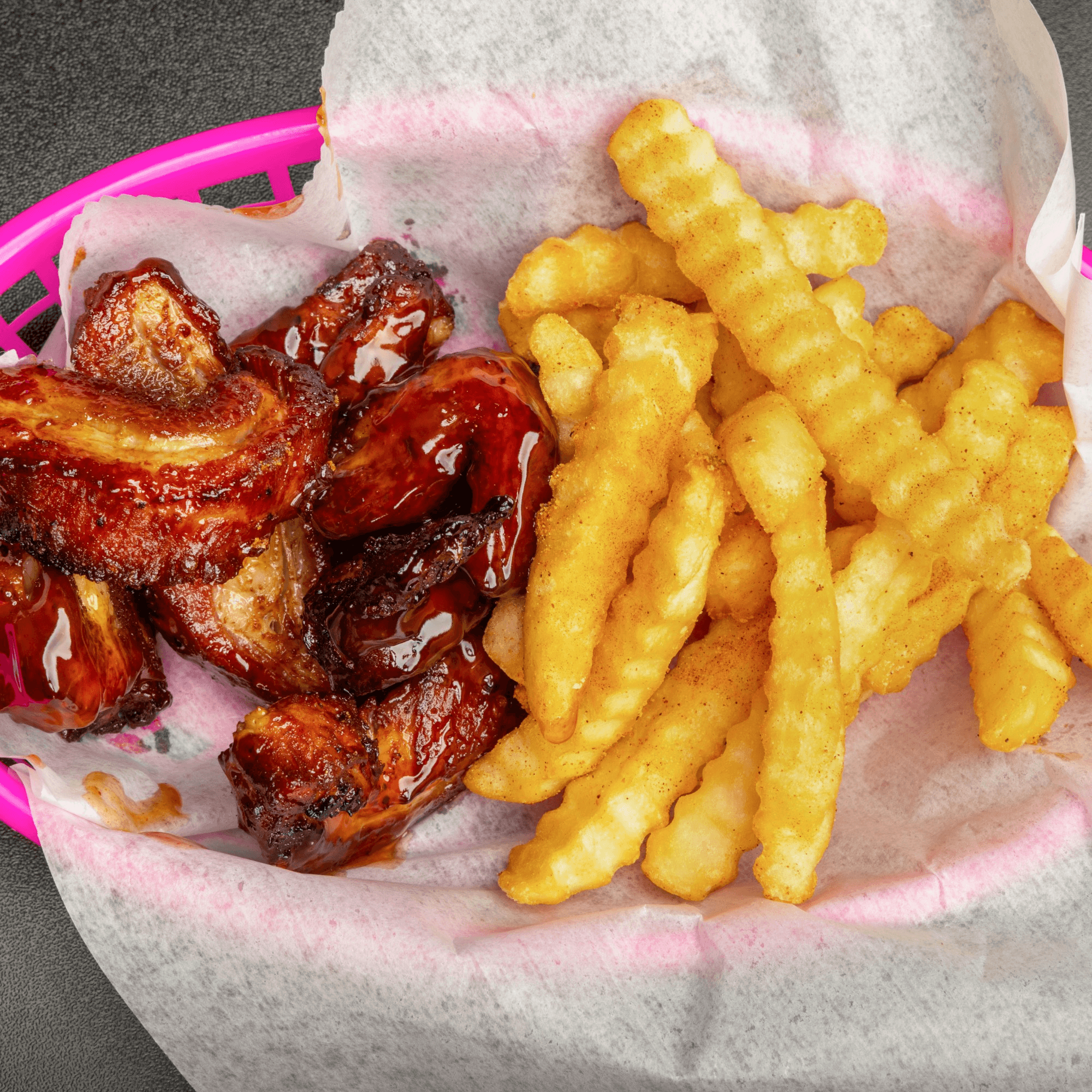 Frozen Notes Pizza & Karaoke Bar gallery image #5