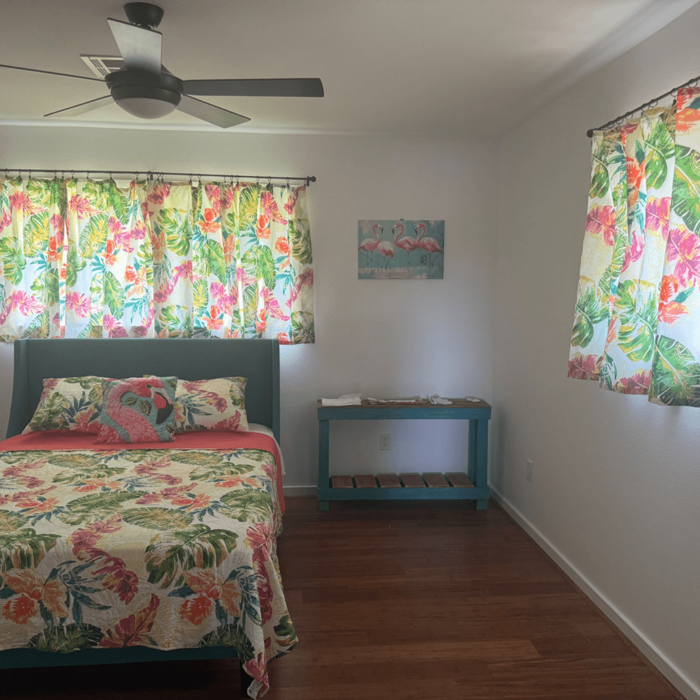 Flamingo bedroom @ River House