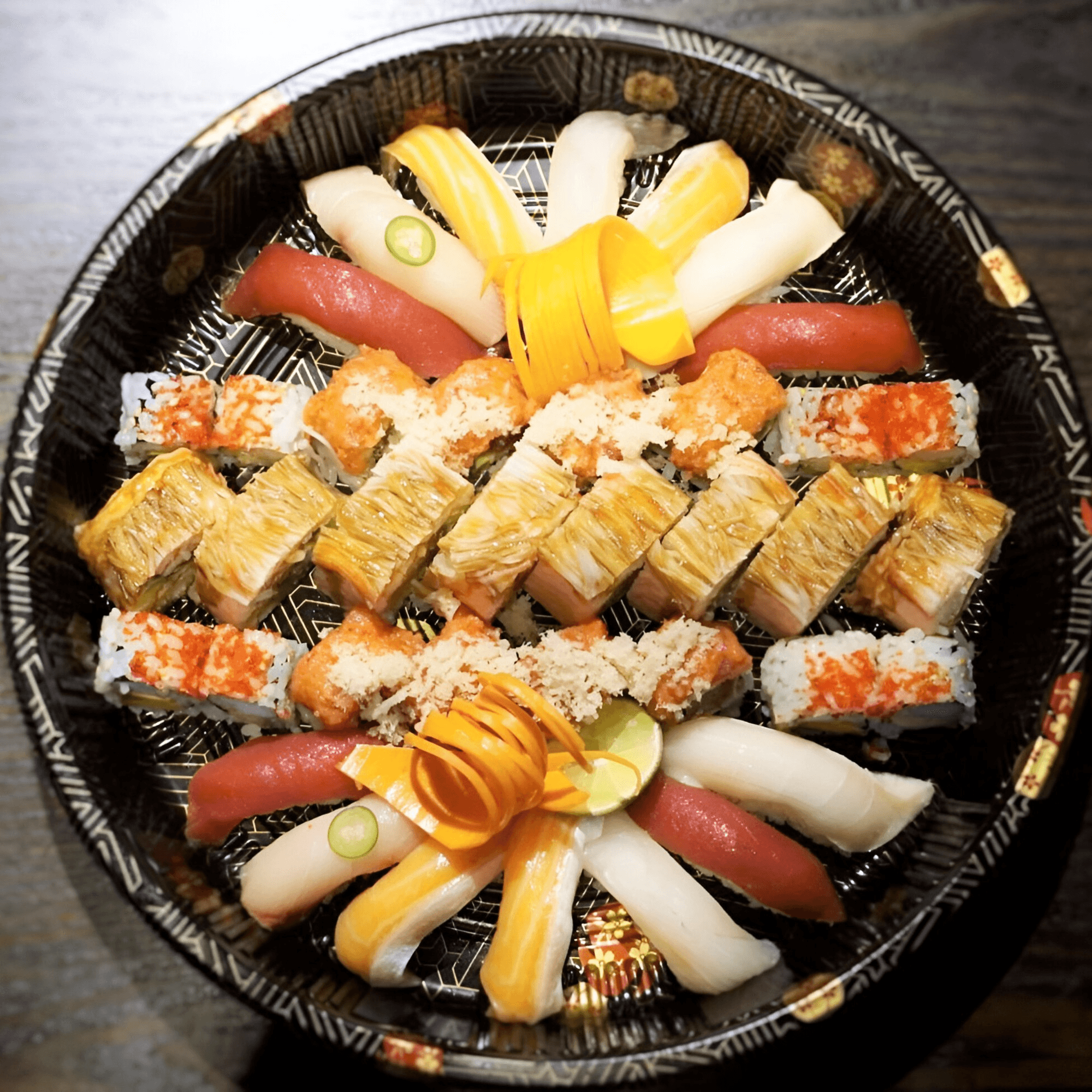 Tsuru Sushi Asian Cuisine gallery image #3