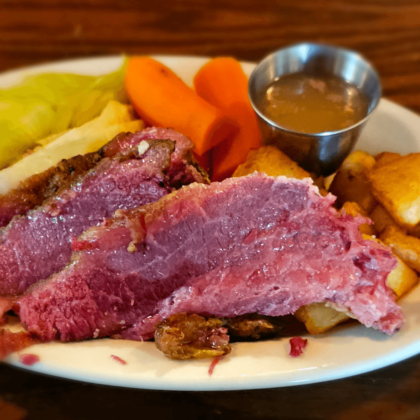 An Tobar Irish Pub: Authentic Irish Cuisine And Refreshing Drinks