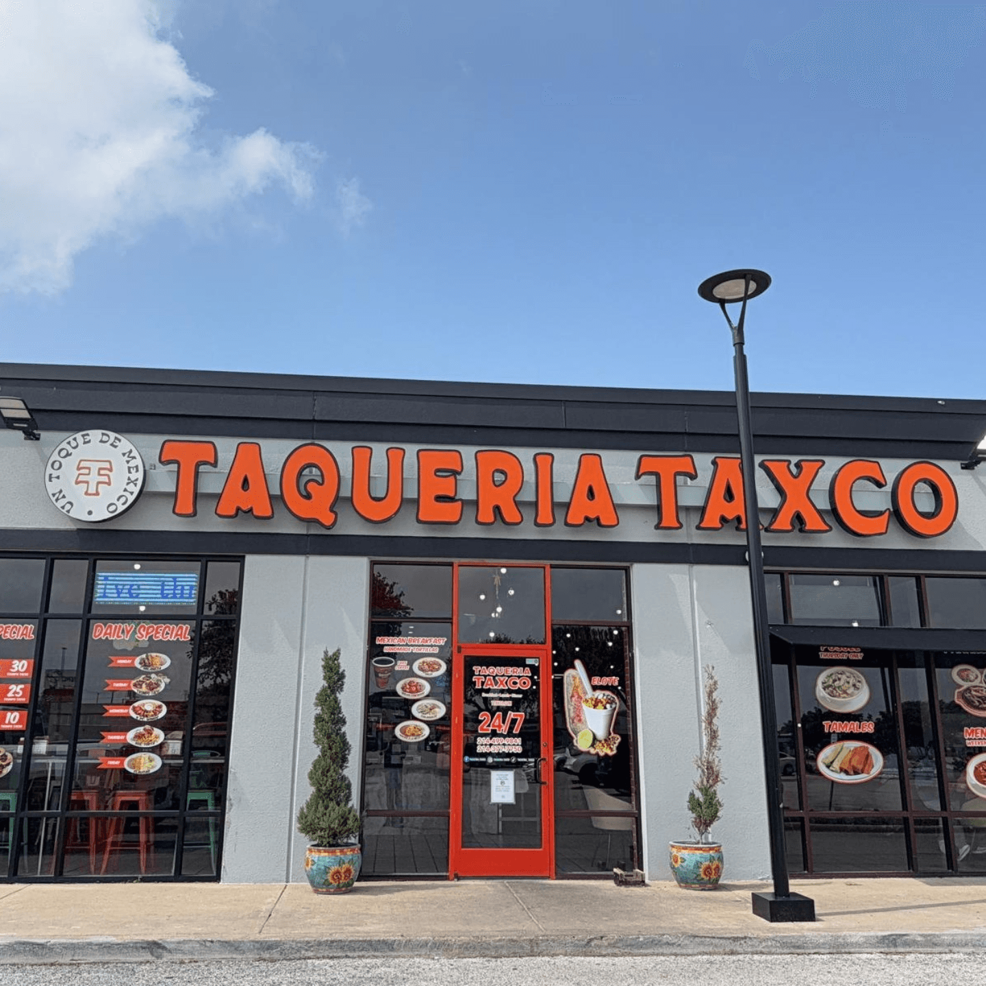 TAQUERIA TAXCO GARLAND