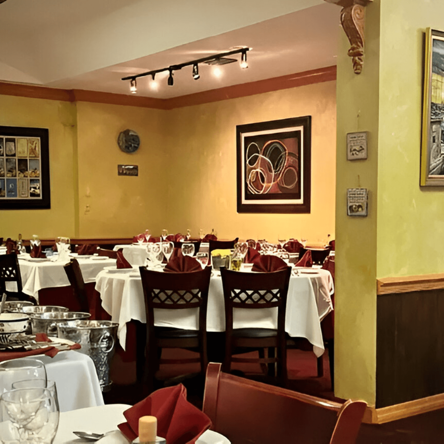 Book Your Table at Piccolino 🍷