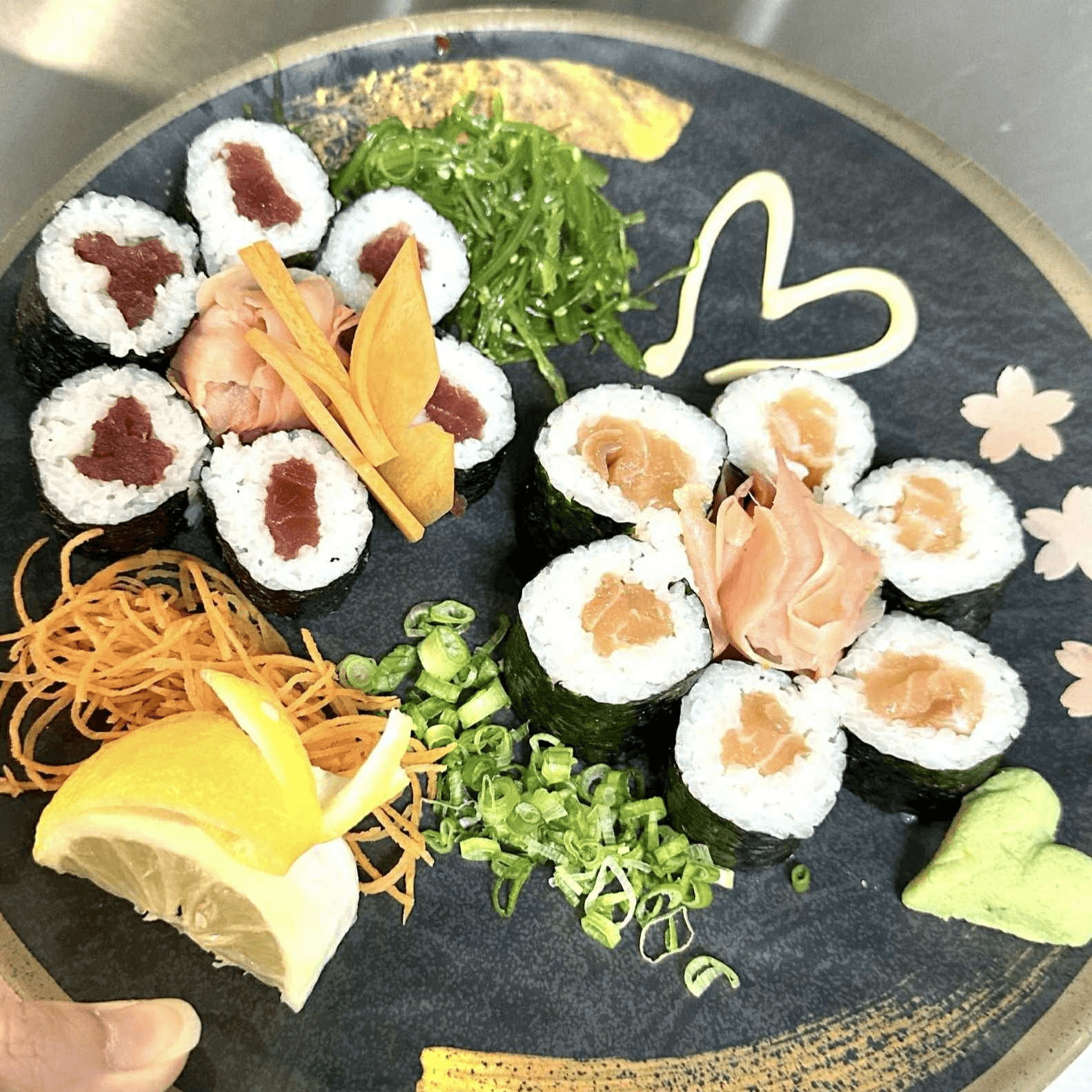 Sushi Roll (6 Pieces).