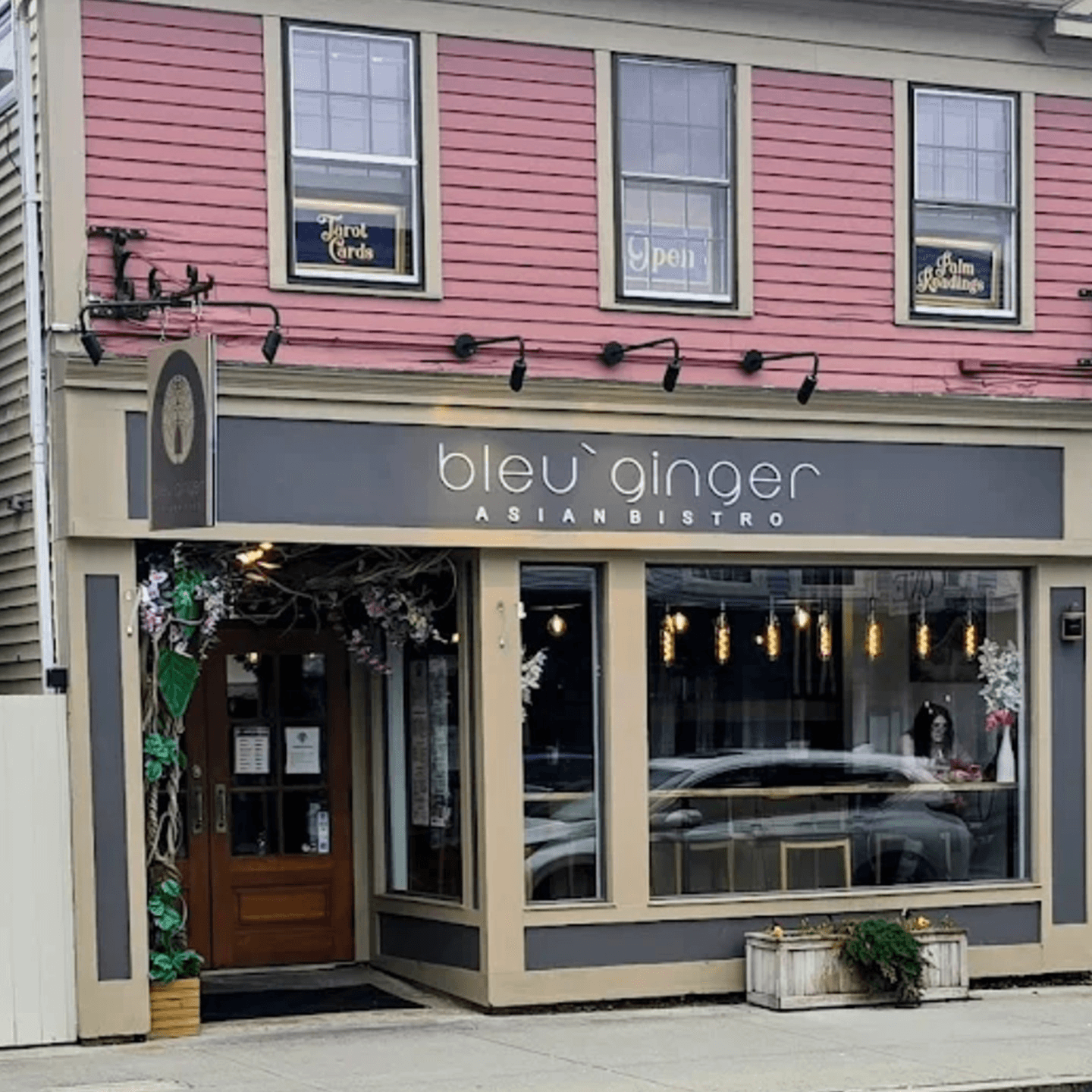 Welcome to Bleu Ginger at 27 W Main St