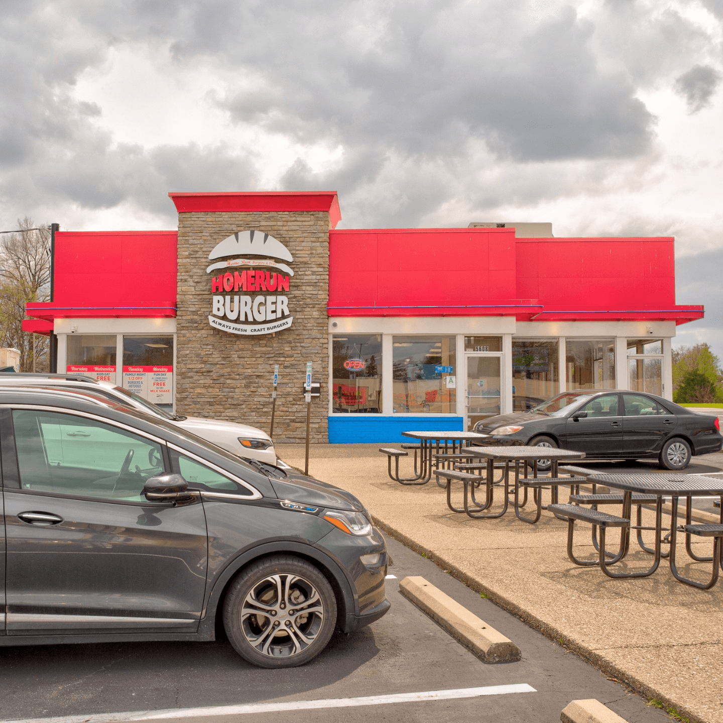 Welcome to Home Run Burgers & Fries - Outer Loop