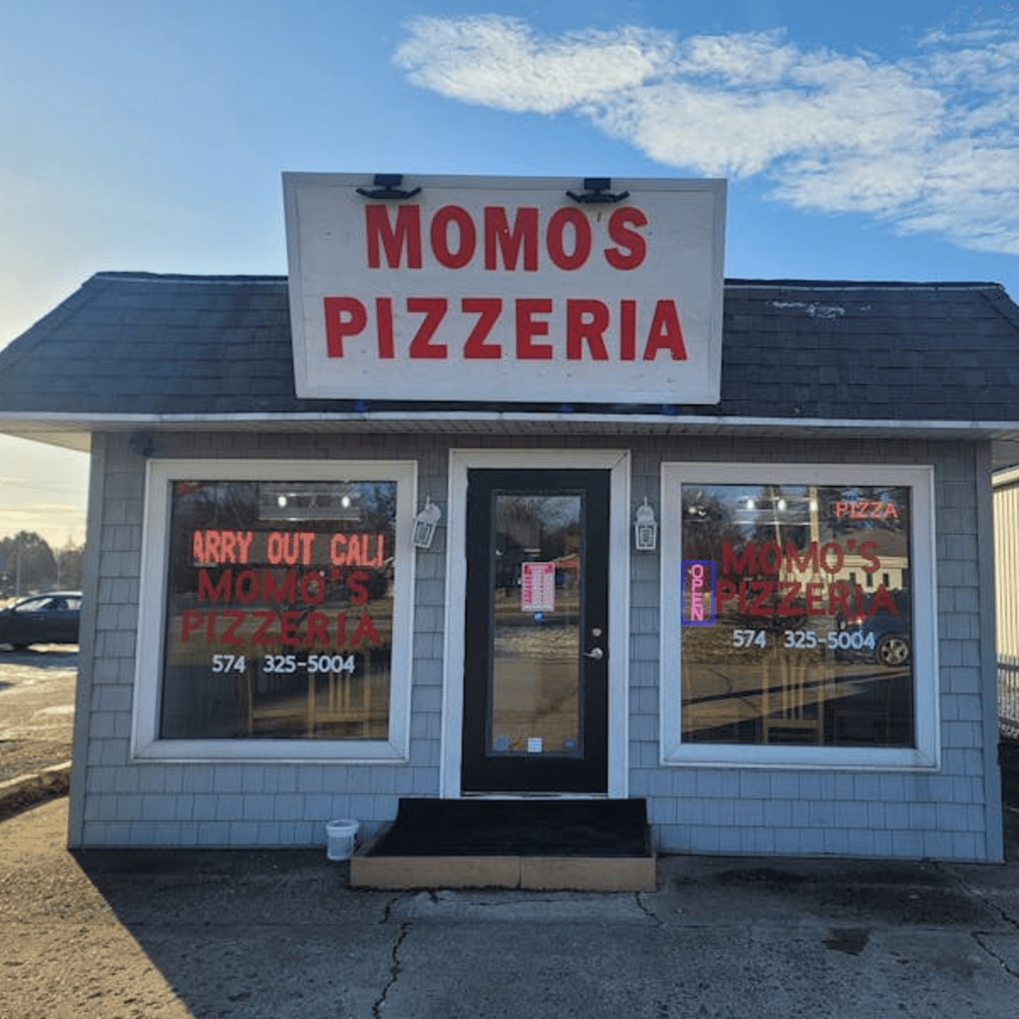 Welcome to Momo’s Pizzeria