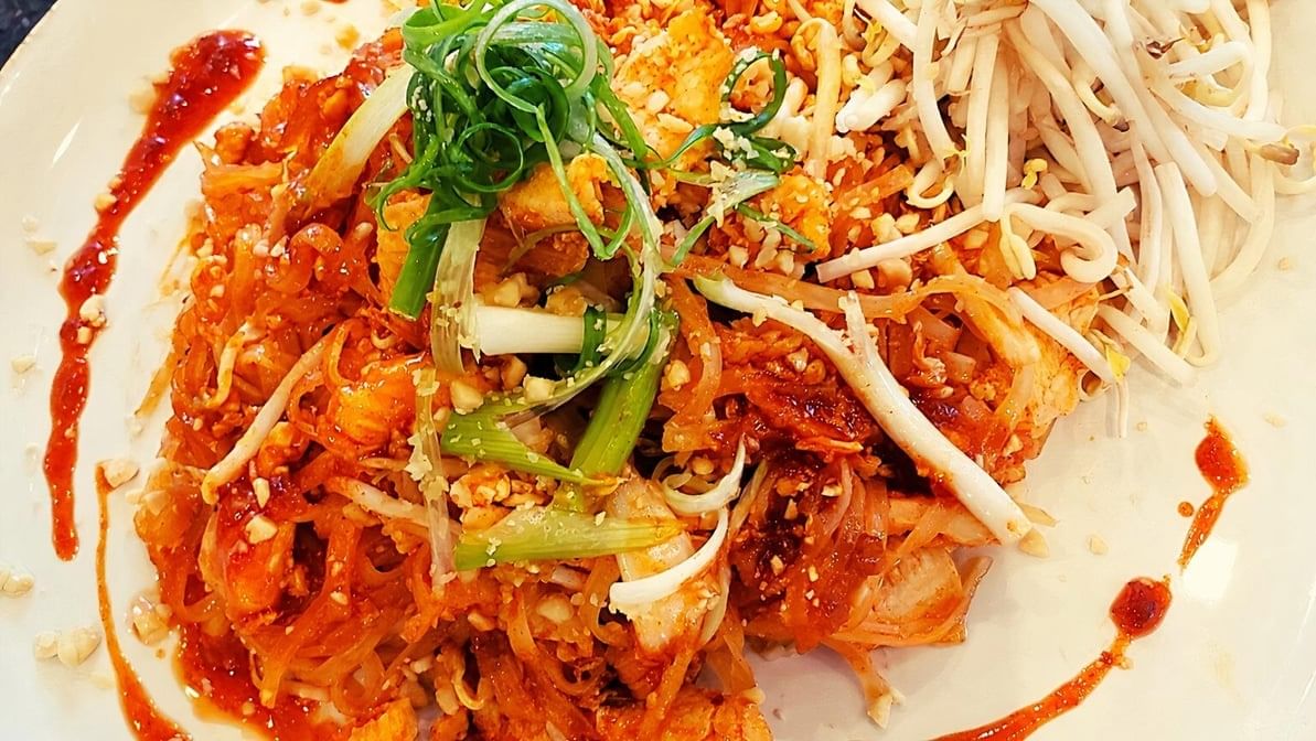 PAD THAI.