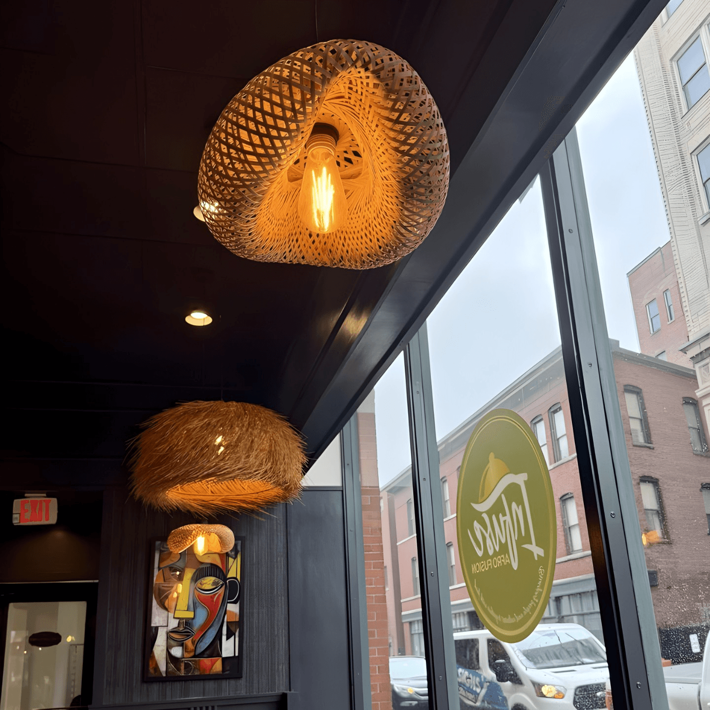 Dine In and Feel Right at Home🪑