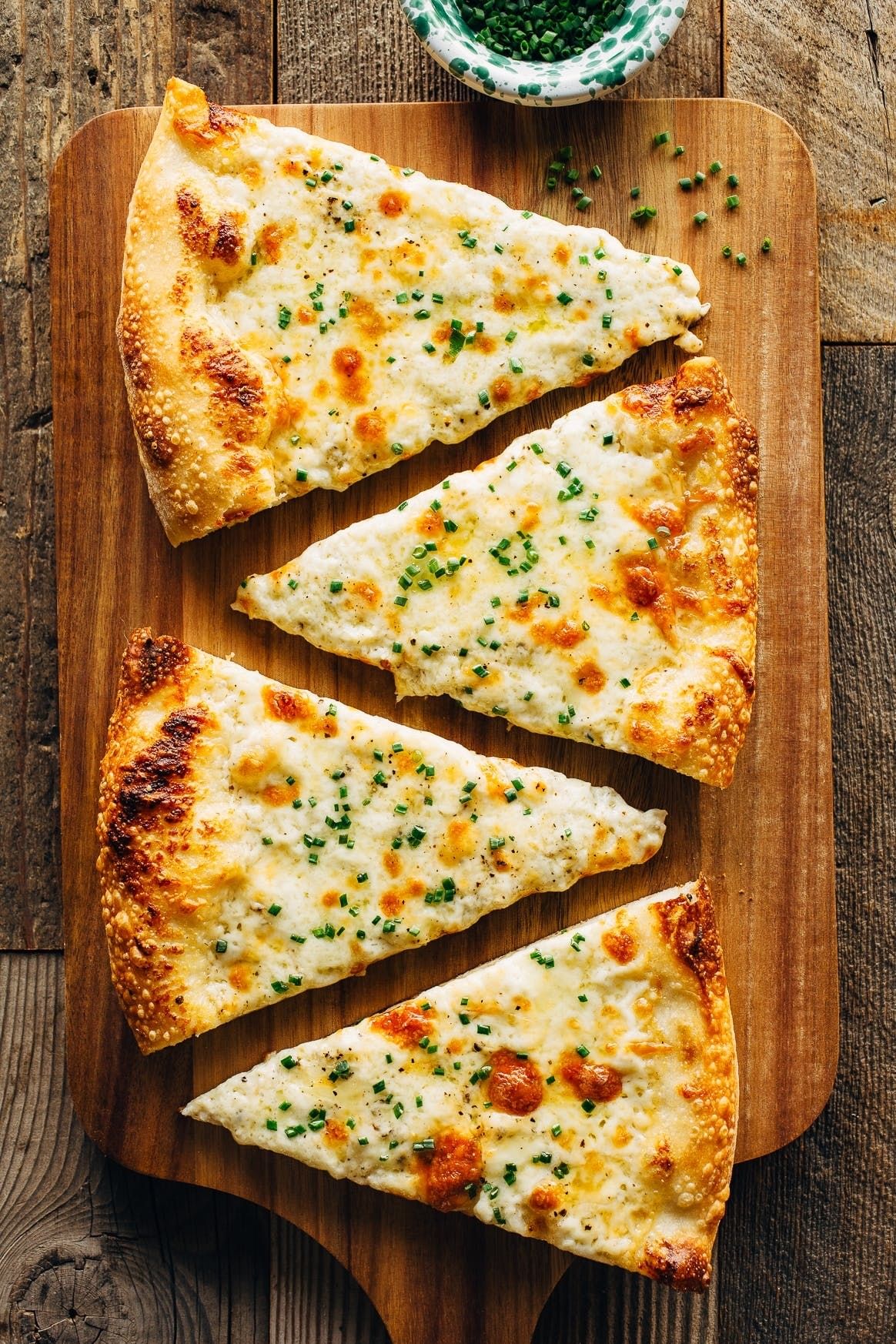 Alfredo Pizza.