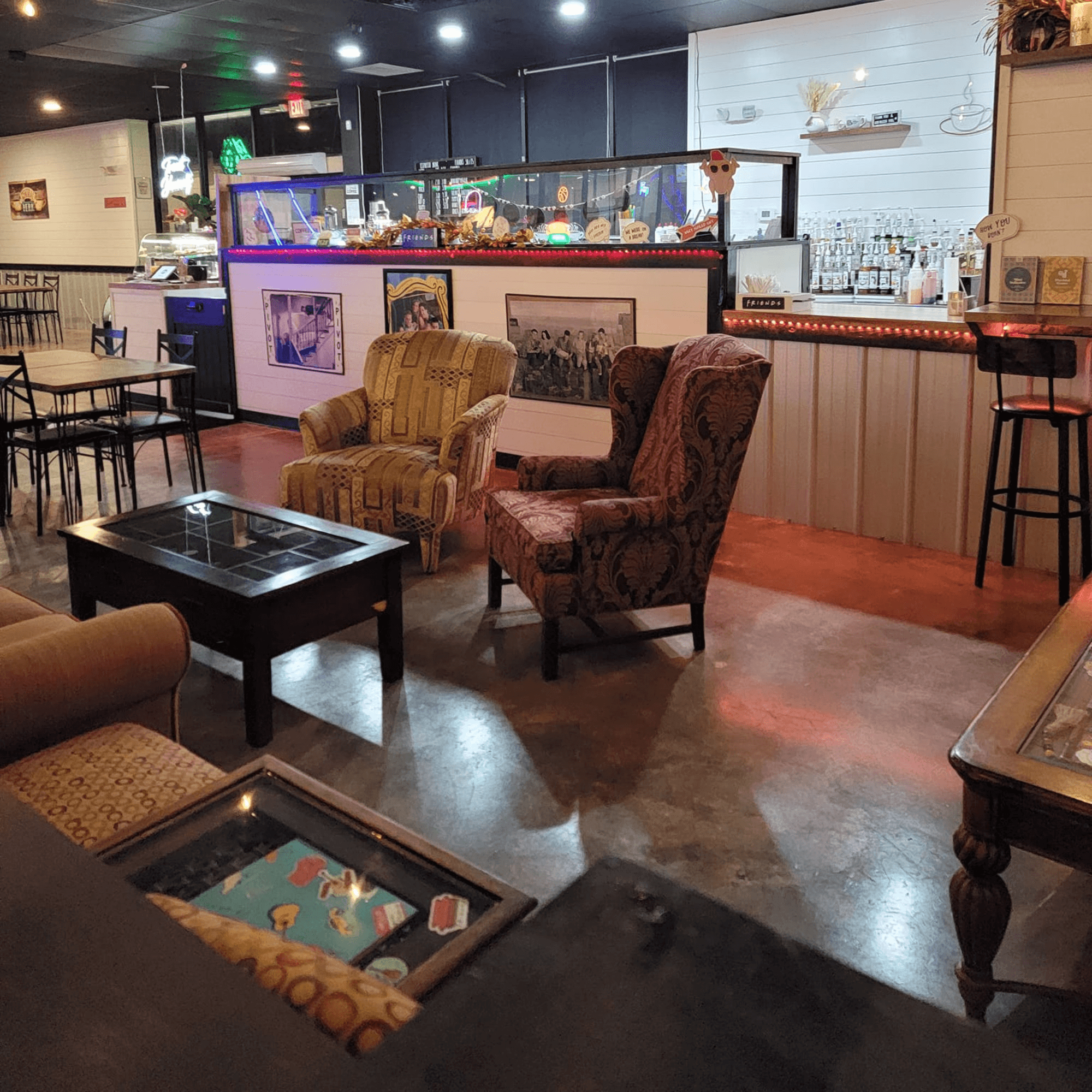 Decades Family Restaurant gallery image #4