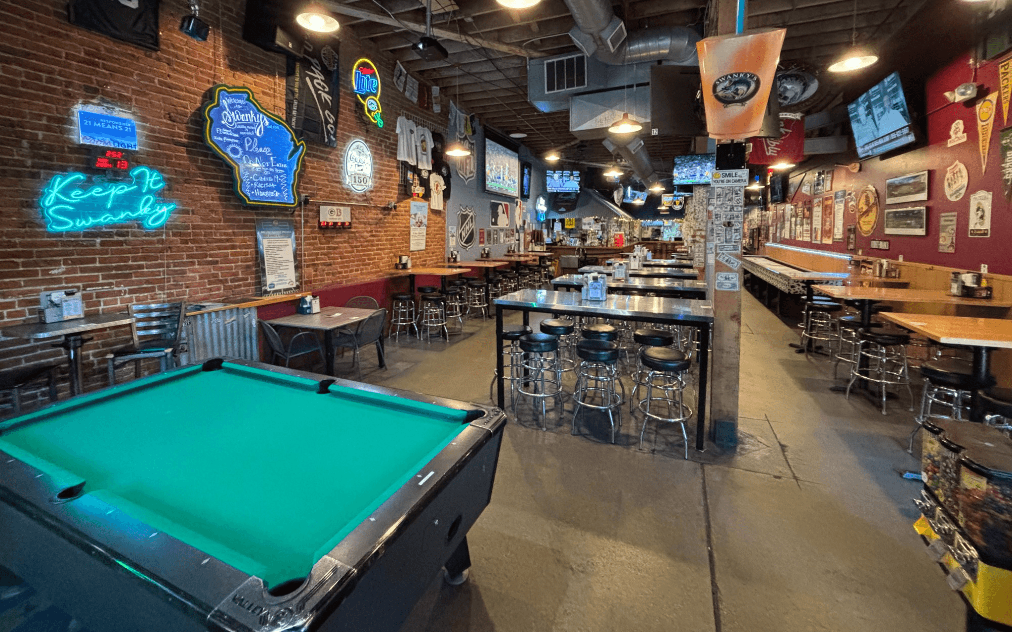 Best Bar and grill in Union Station, Denver, CO | Swanky's Vittles