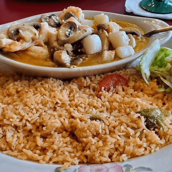 Mariscos Al Mojo De Ajo.