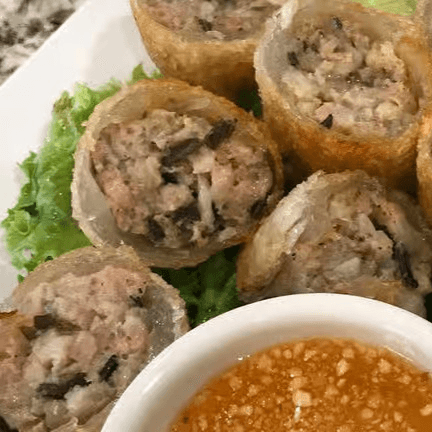 Yummy Egg Rolls / ยำมี่ปอเปี๊ยะทอด.