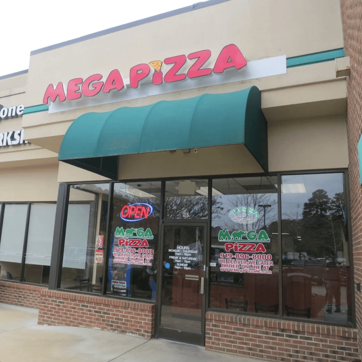 Welcome to Mega Pizza & Catering