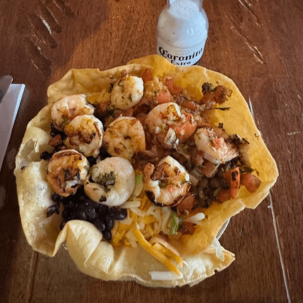 Mex taco salad de camarones.