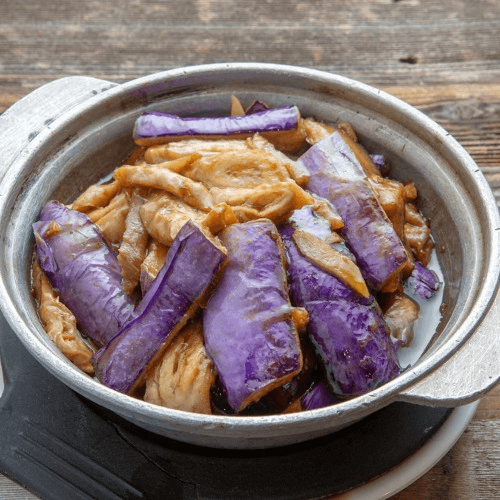 H06  Salted Fish & Chicken Eggplant Hot Pot 鹹魚雞粒茄子煲