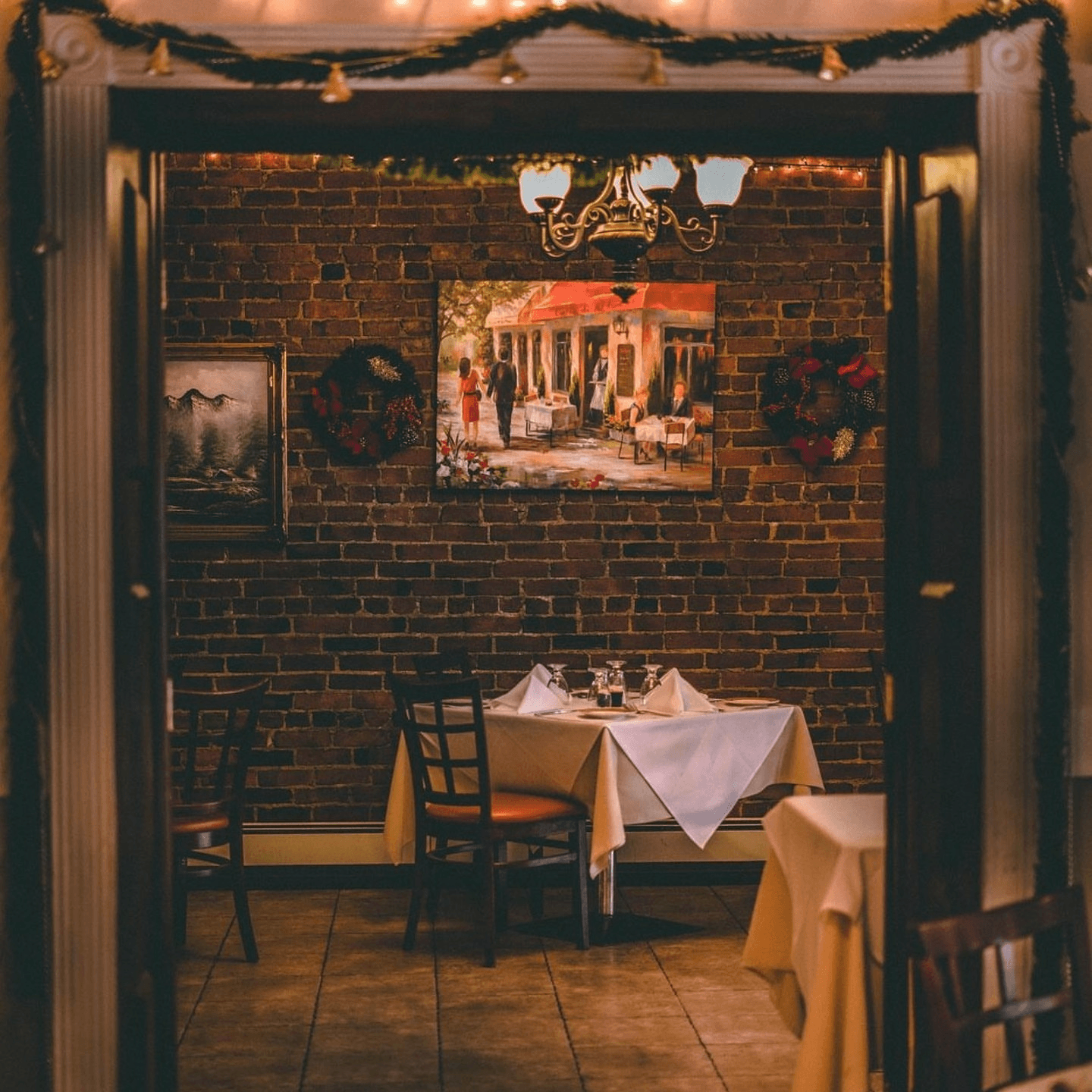 Cozy Dining Experience