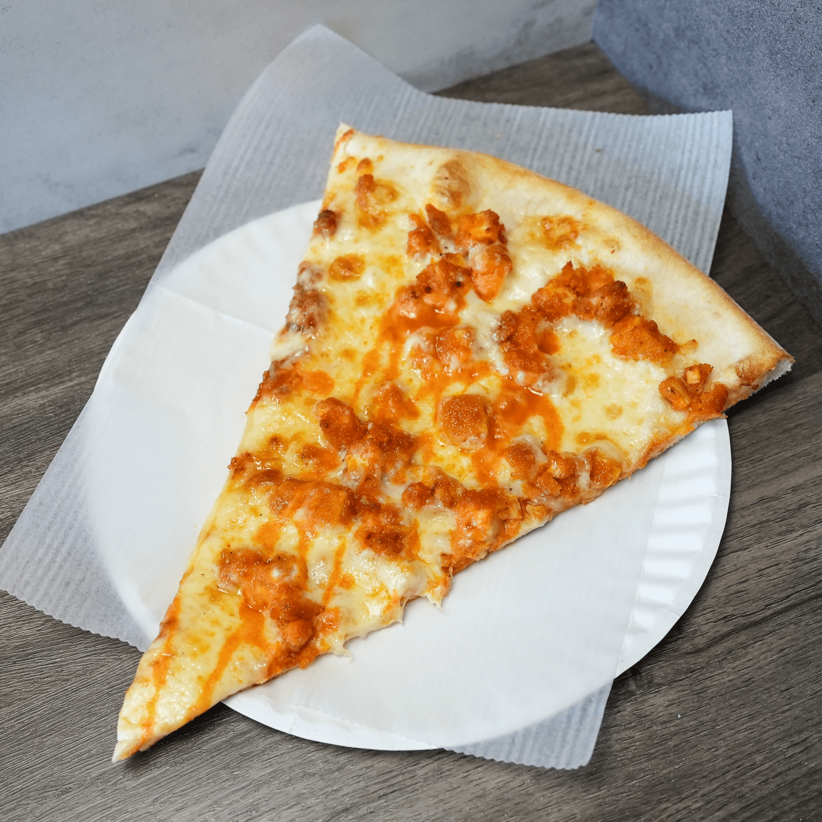 Vicky Buffalo Chicky NY Style Thin Crust Pizza (Large (8 Slices)).