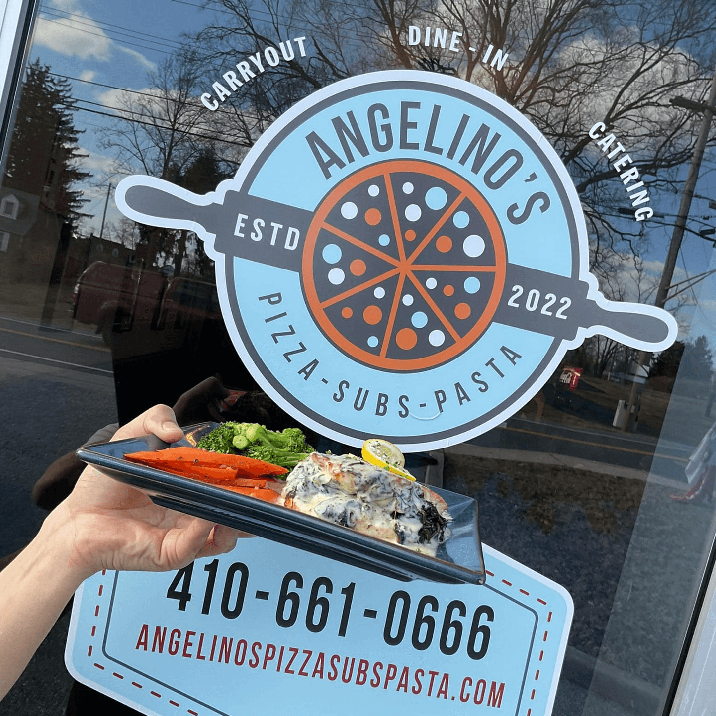 Eat In, Take Out, or Get it Delivered! 🍽️