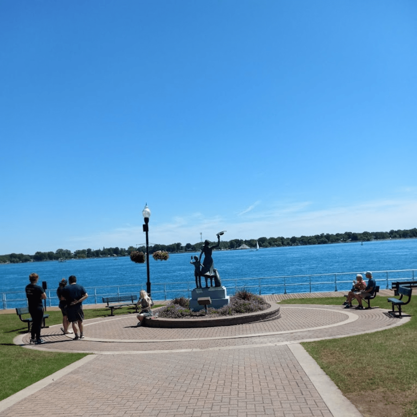 A Classic Diner by the St. Clair River 