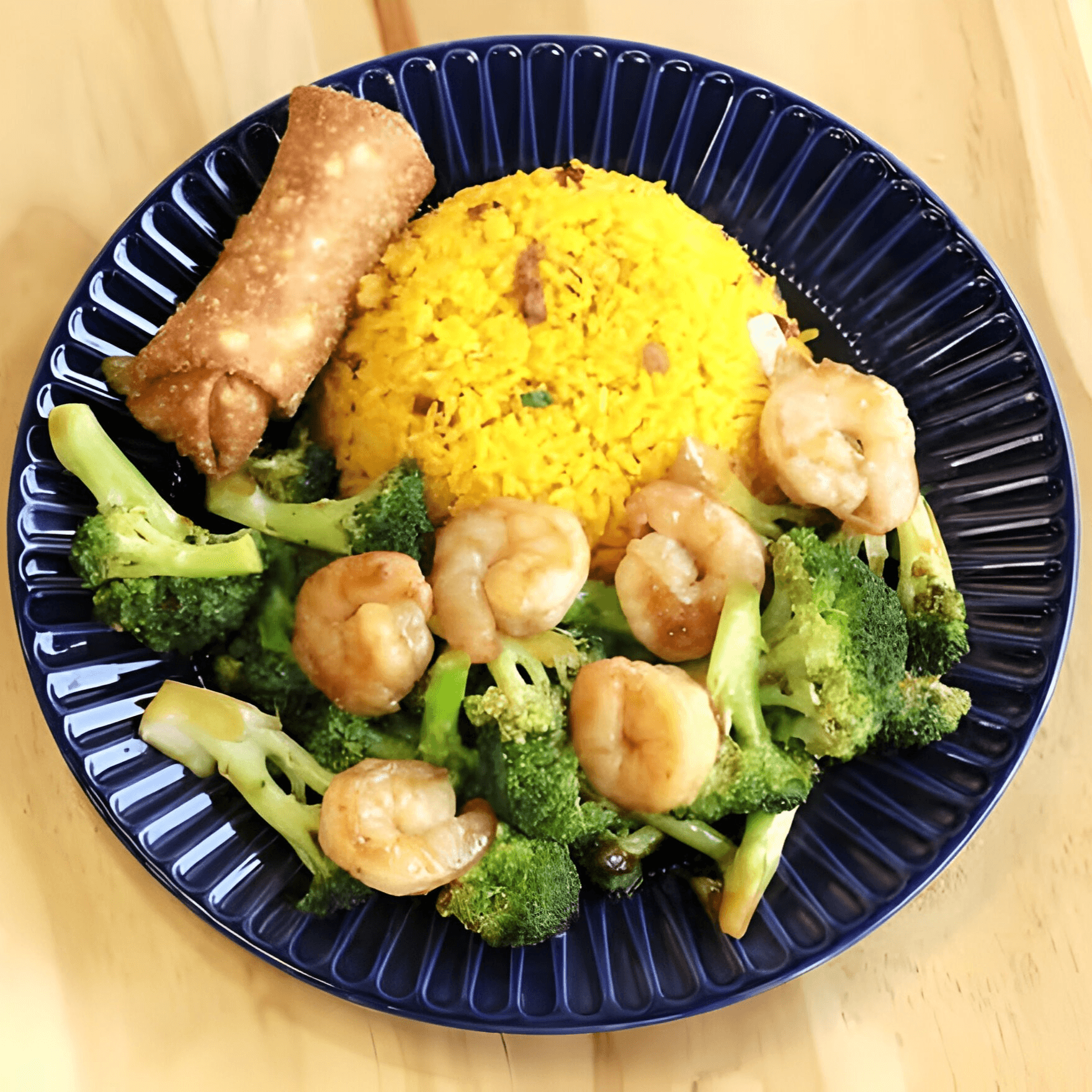 Shrimp with broccoli combination platter.
