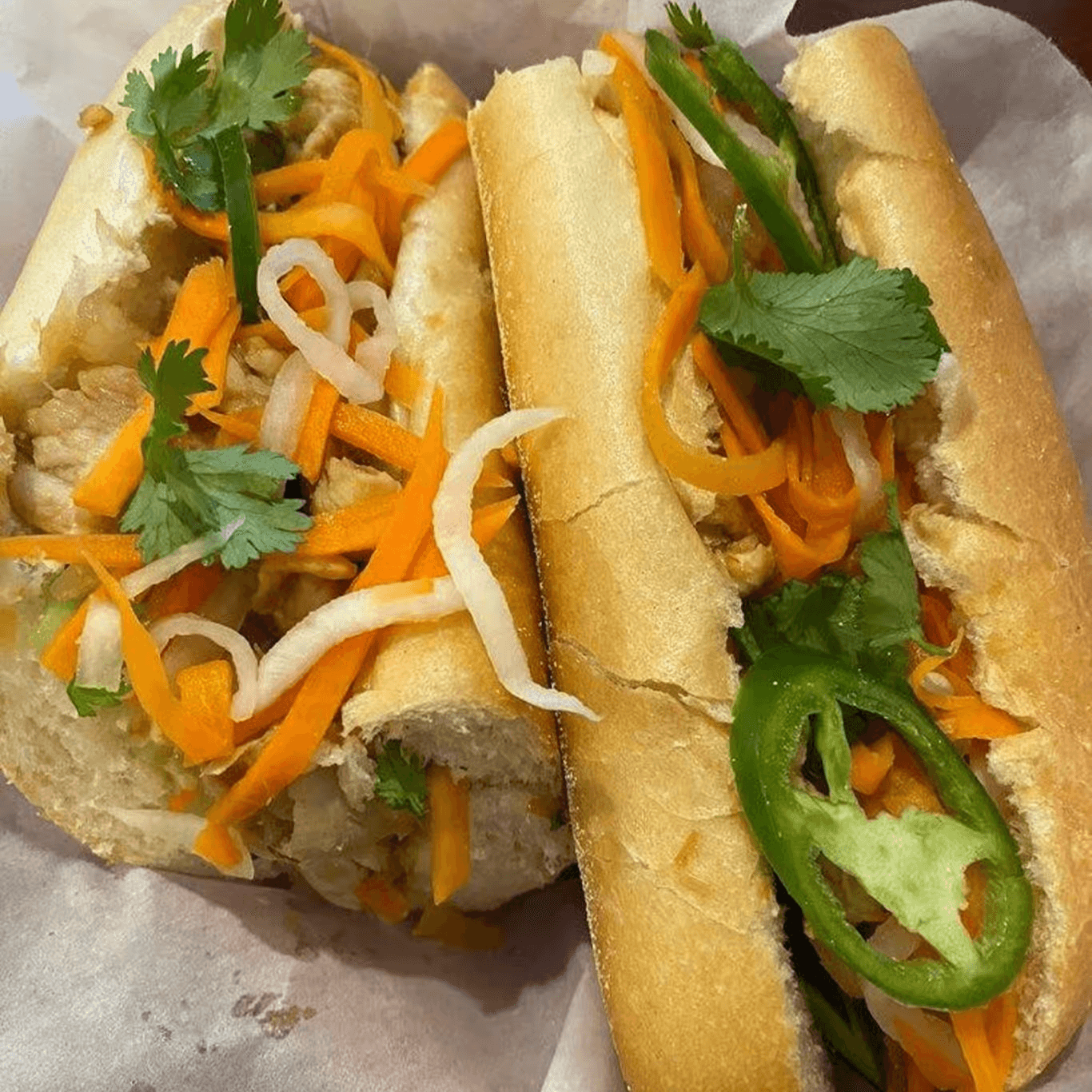 BM-S4 - Bánh Mì Đậu Hũ Xào Xả Ớt - Lemongrass Tofu.