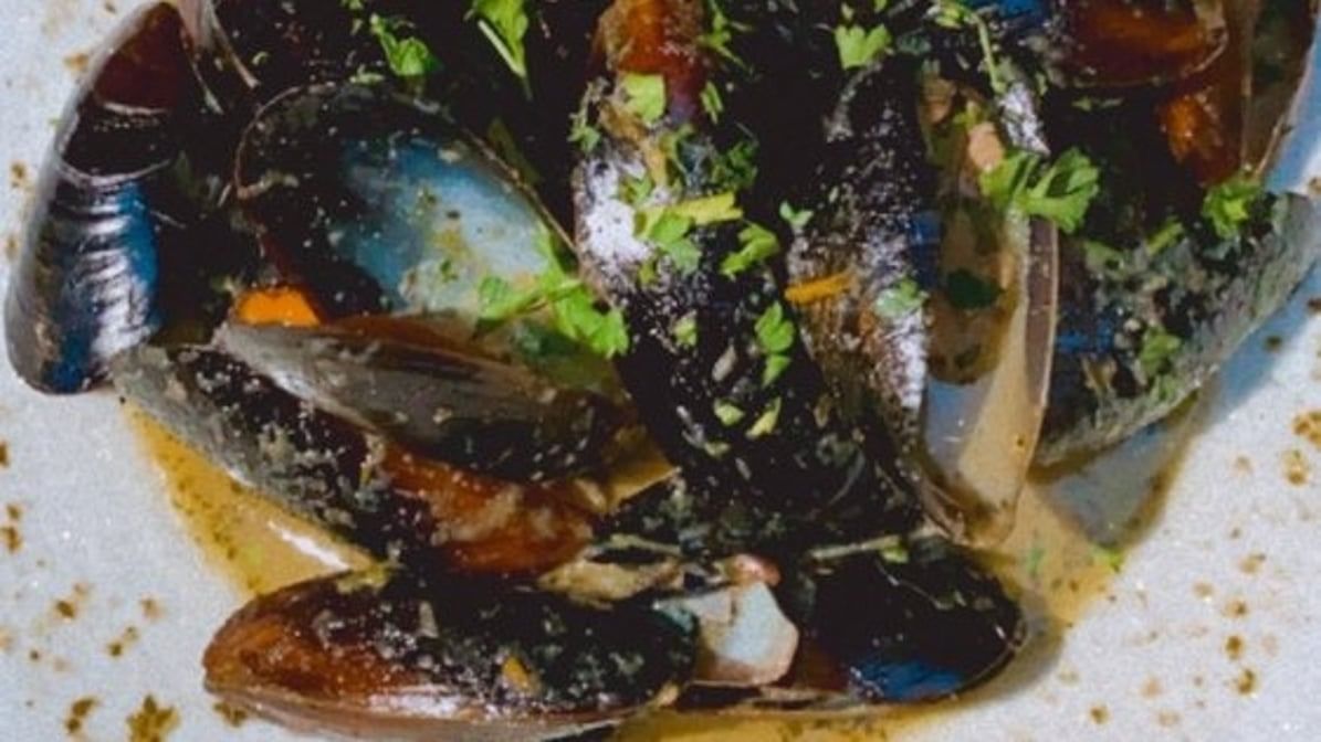 Signature Barbancourt Mussels.