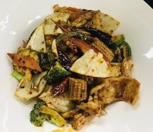 Hunan Chicken or Beef Dinner.