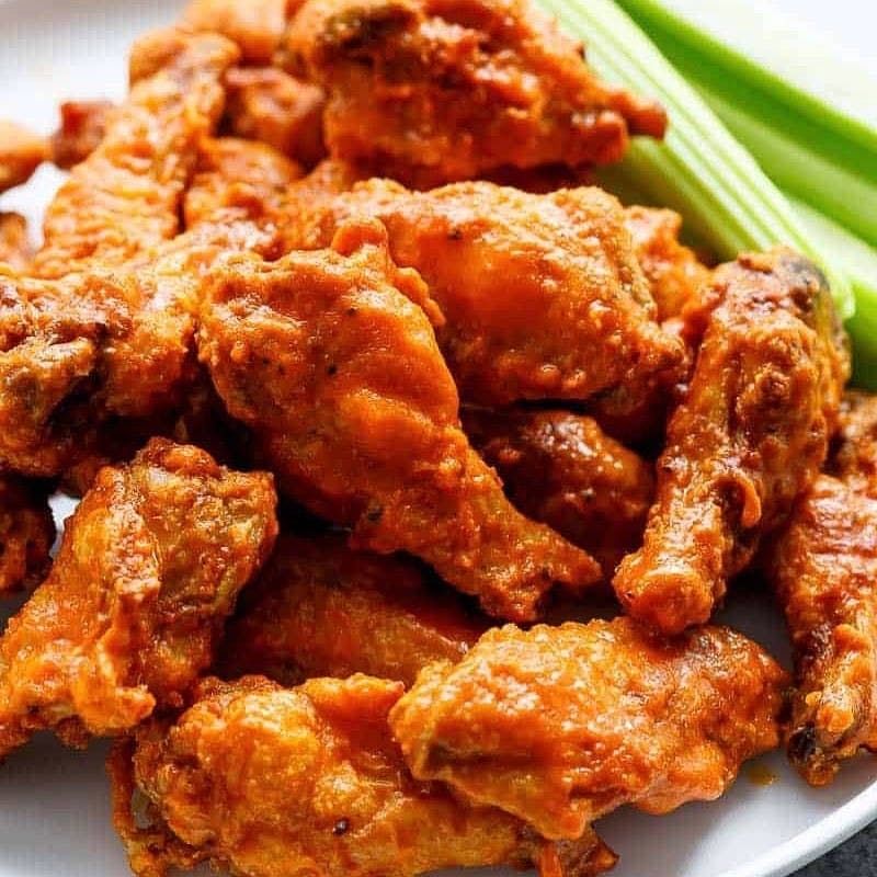 Bone In Buffalo Wings (12 Pieces).
