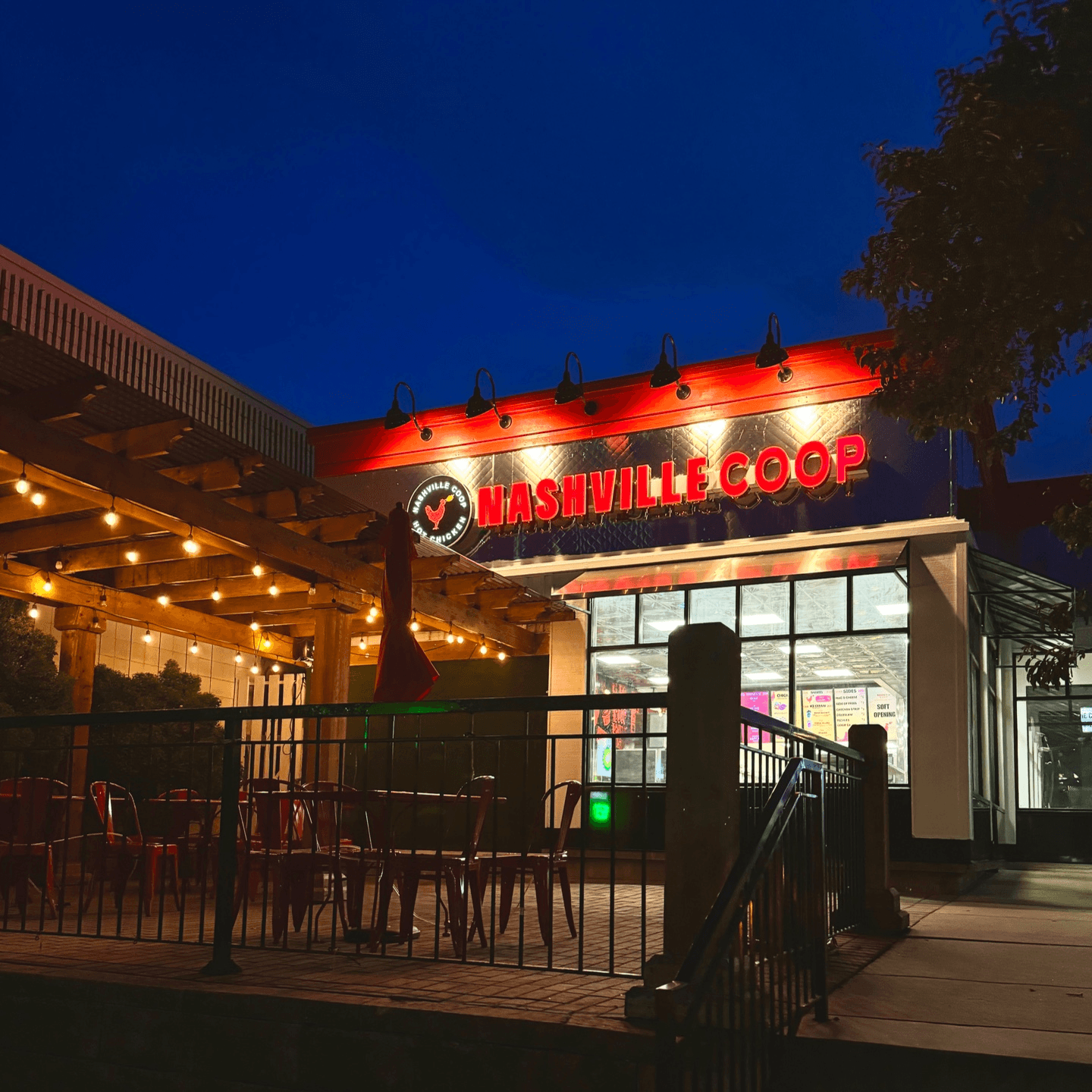 Nashville Coop Best Fried chicken restaurant in MN