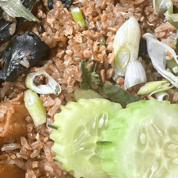 R2. Kao Pad Spicy Basil.