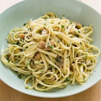 Linguini w/ Clam Sauce.