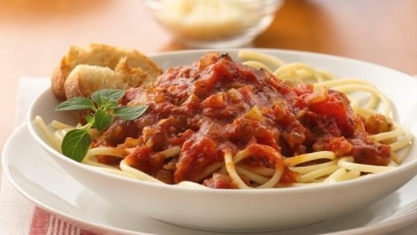 Spaghetti w/ Marinara Sauce.