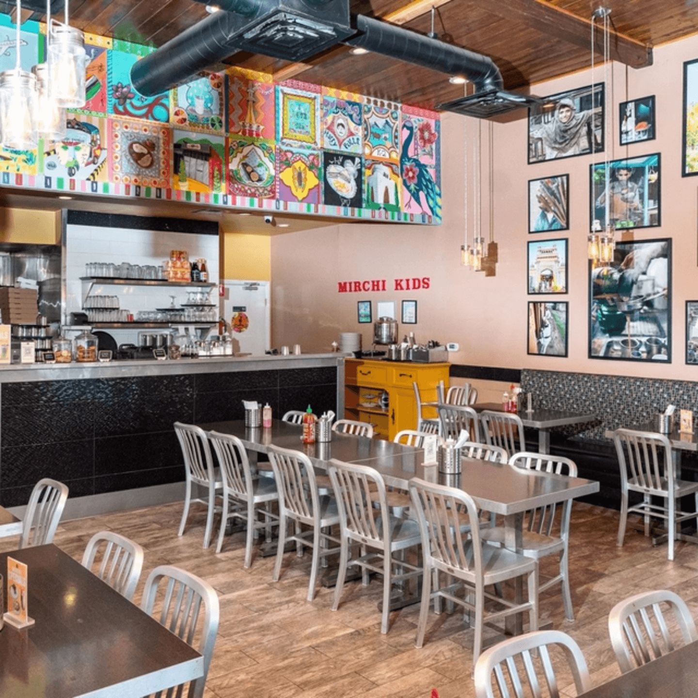 Cozy Dining for Families, Couples & Food Fans!