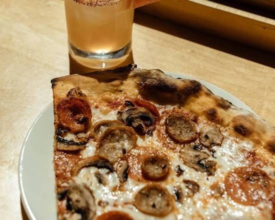 Trio di Carne Pizza.