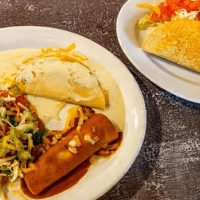 C. One Chalupa, 1 Cheese Taco, 1 Beef Taco and 1 Beef Enchilada Combo Plate.