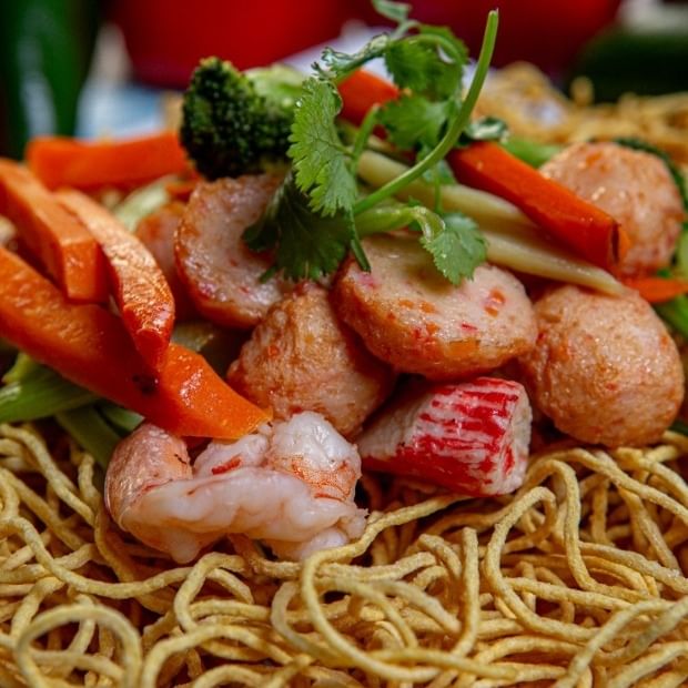 Seafood & Vegetables (Mi Xao Don Do Bien).