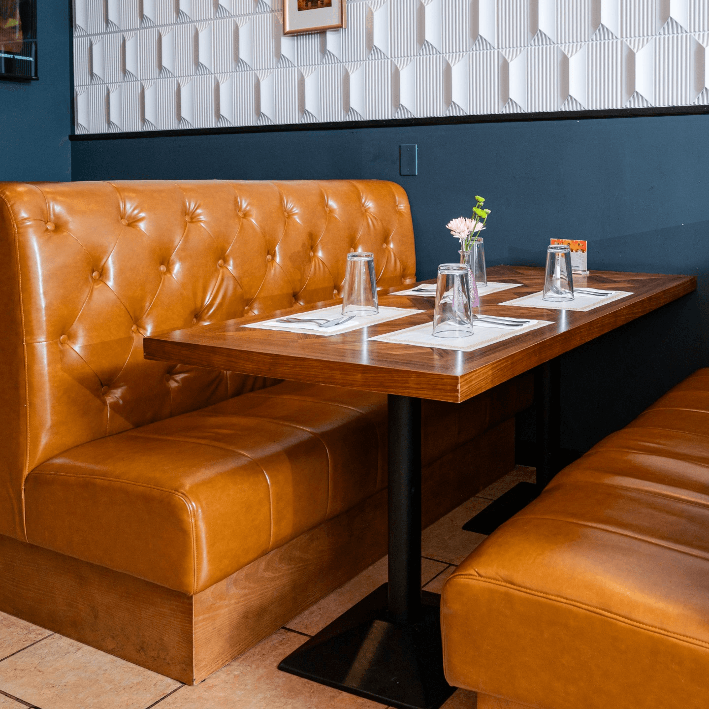 Cozy Dining for Everyone