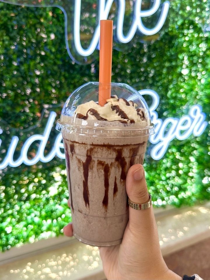 Oreo Milkshake.