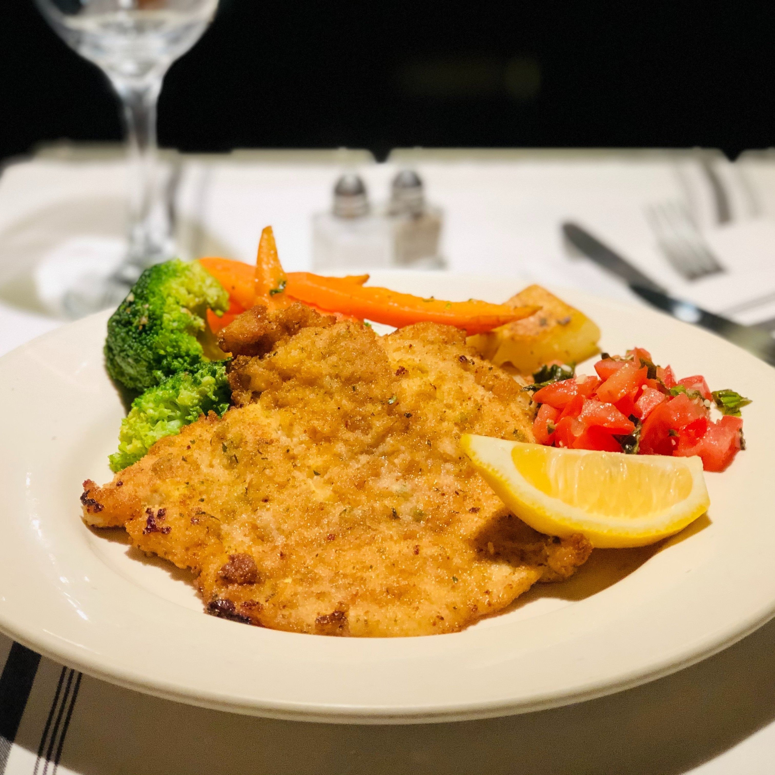 Pollo Milanesa Con Checca.