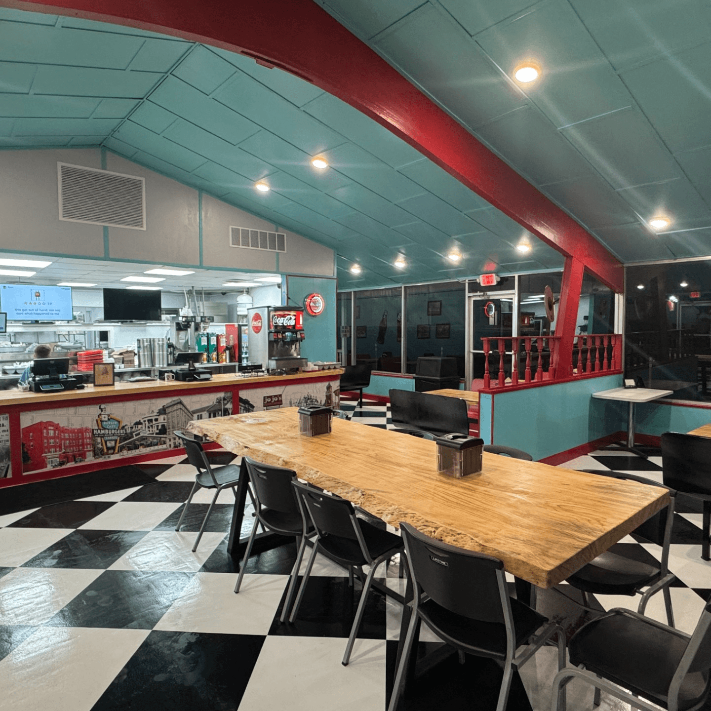 Welcome to Lou Ann’s Biscuits & Burgers