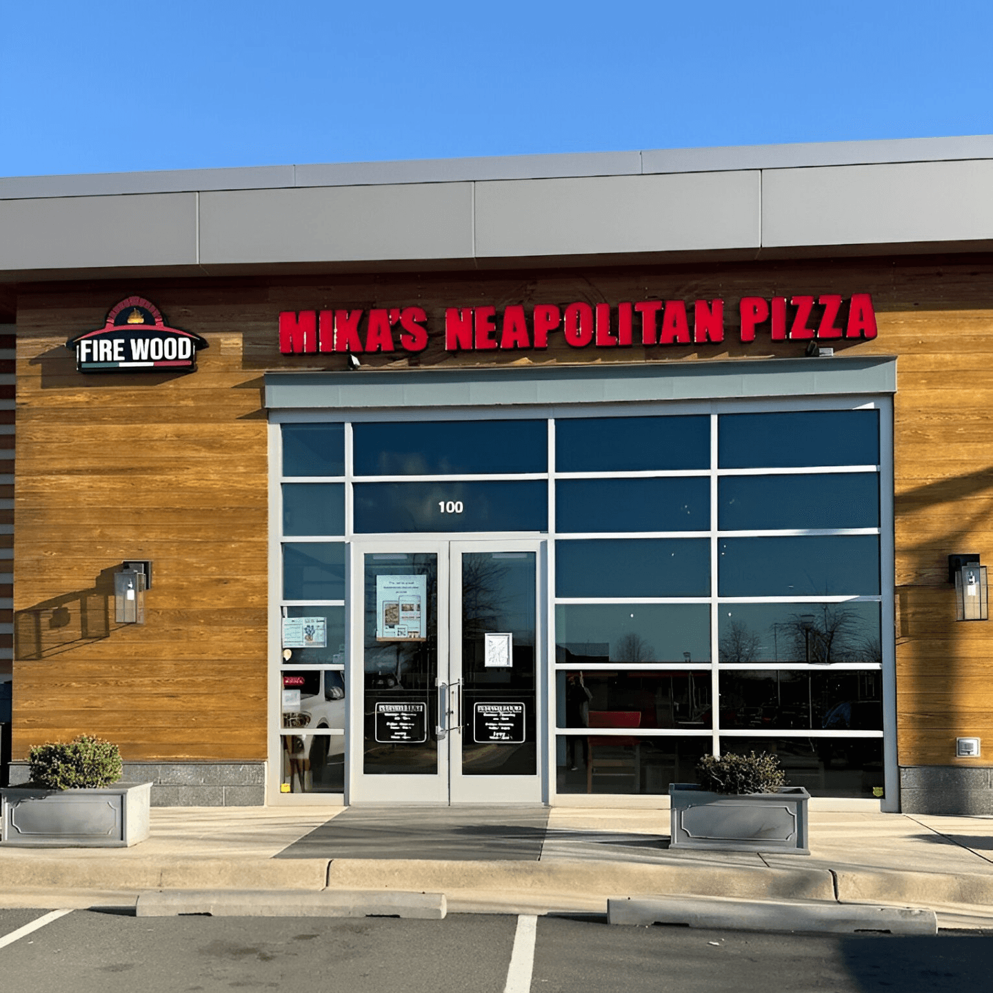 Welcome to Mika’s Neapolitan Pizza 🍕