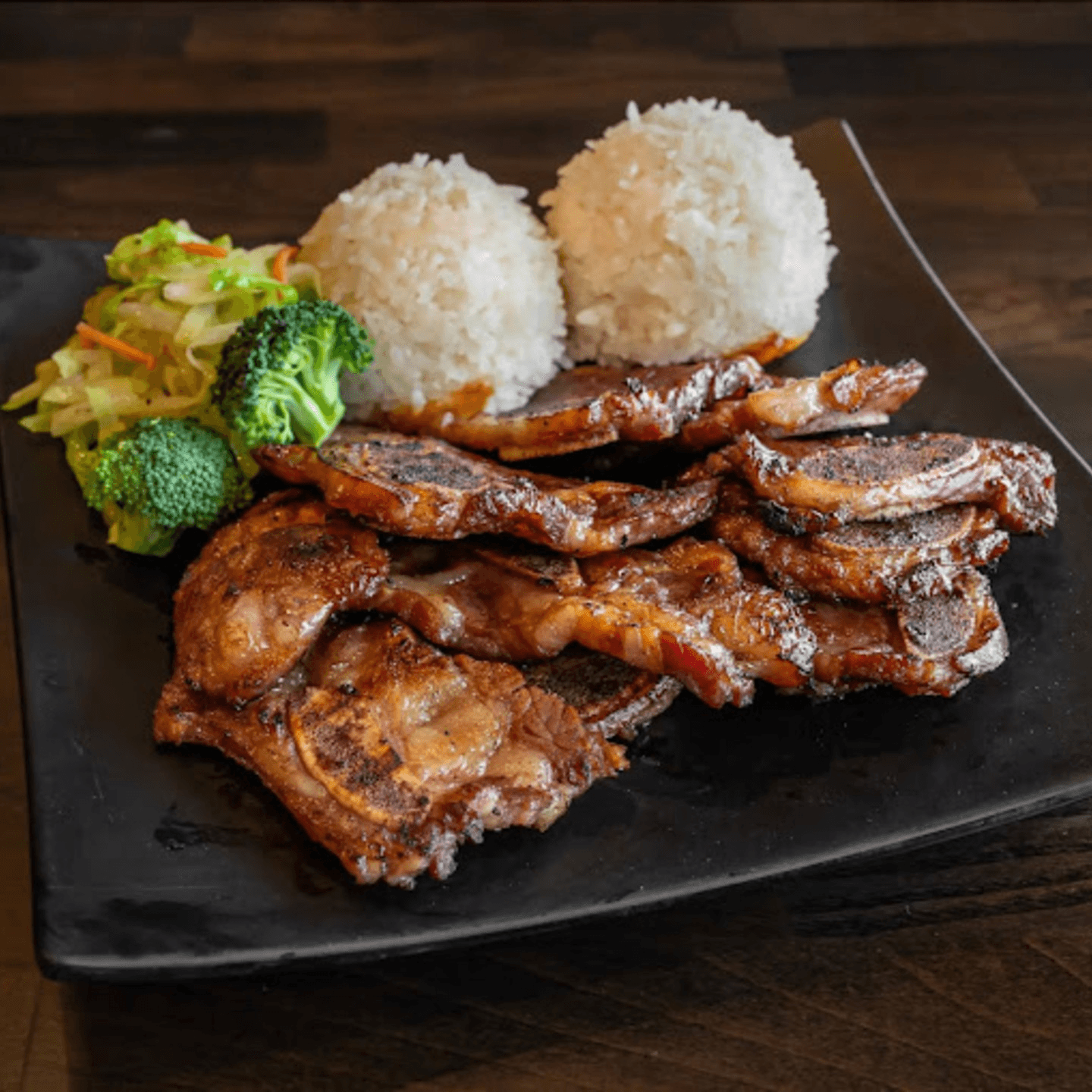 A Flavorful Menu for All Preferences 🥢