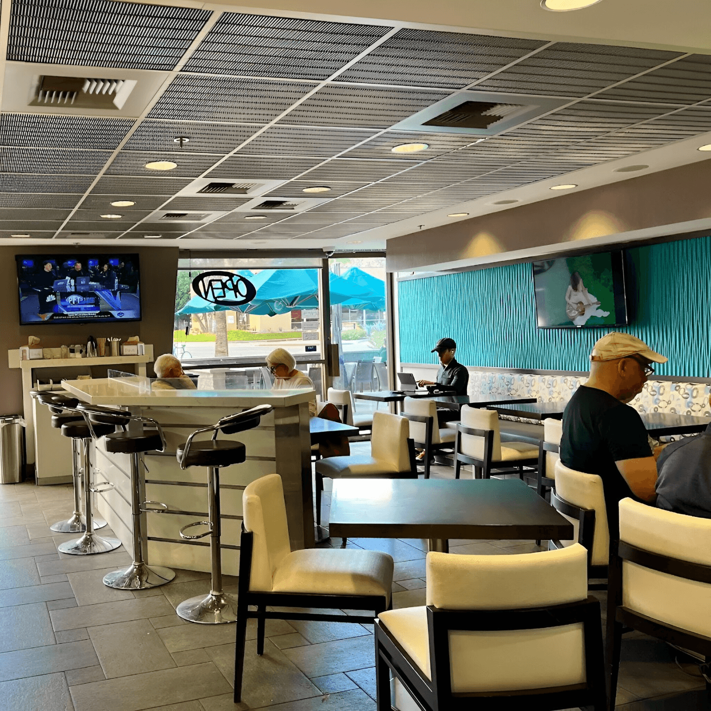 A Relaxed Space to Enjoy Your Day