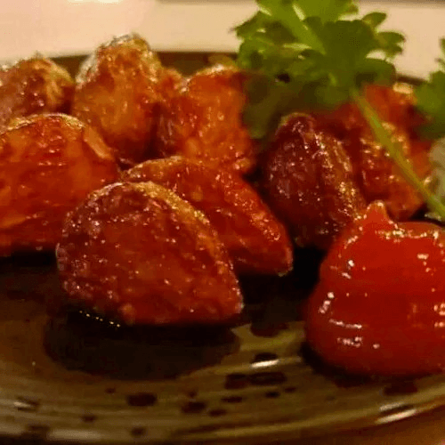 Fried Garlic with Plum Paste　ニンニクの素揚げ（梅ソース）.