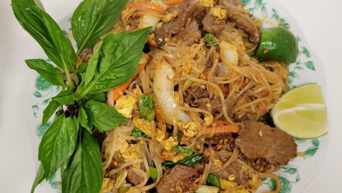 Spicy Pad Thai (Thin Rice Noodle).