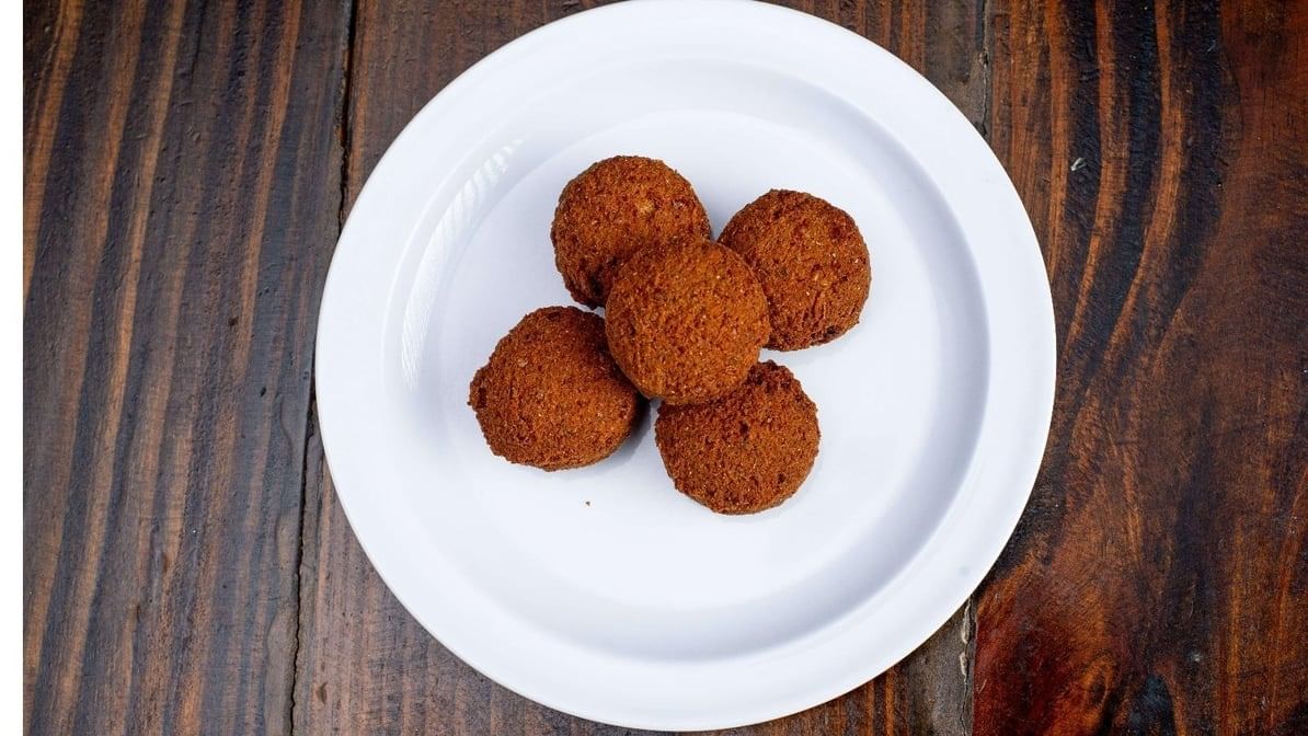 Five Pcs Crispy Falafel Balls.