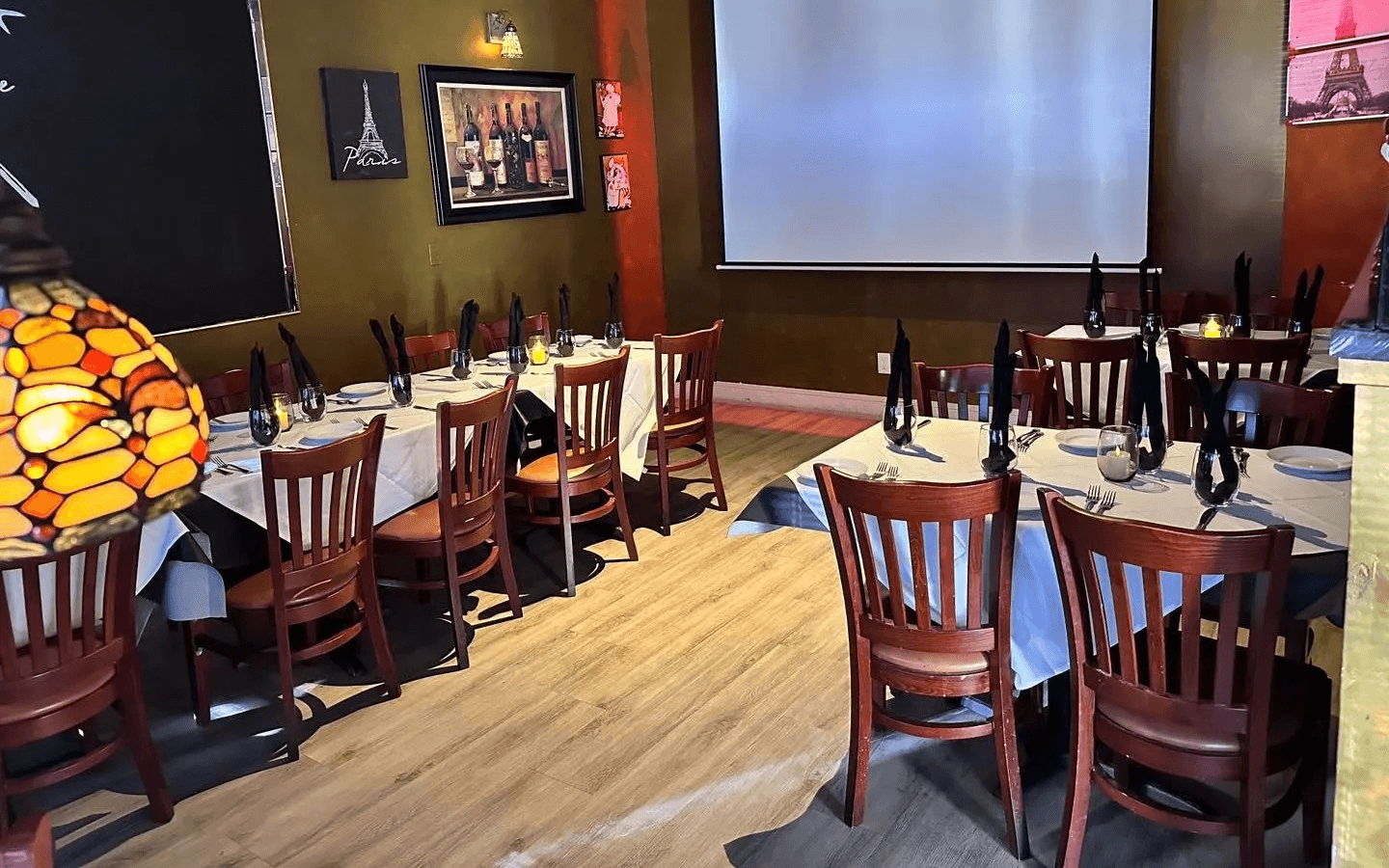 Consistently Praised Dining Experience