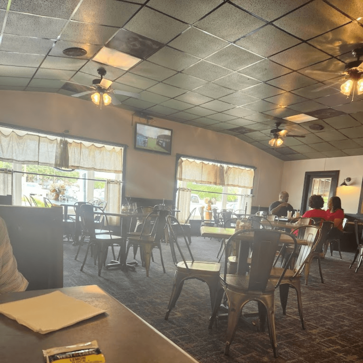 Family-Friendly Pizza Place 🍕